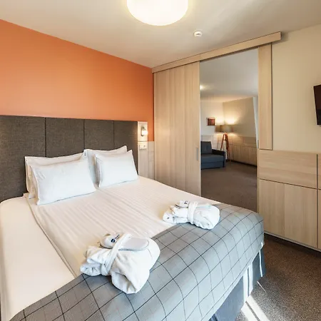 Hotel Wellton & 4*